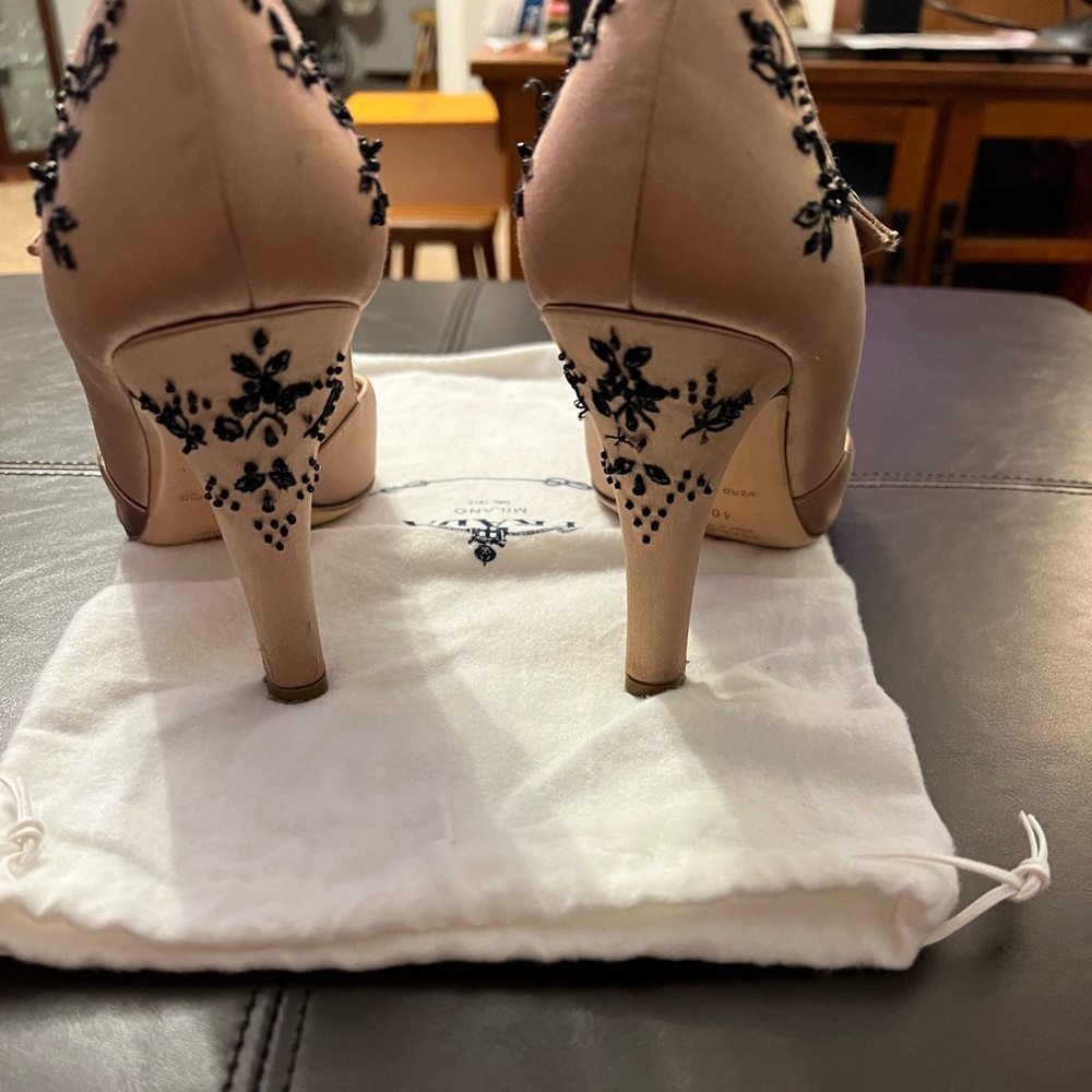 Prada satin embellished pumps - Picture 3 of 9